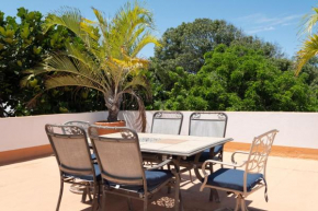 Multi-unit beachside complex for up to 15 guests